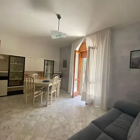 Incantevole Quadrilocale Tra Il Mare E Il Centro. Daire Bisceglie