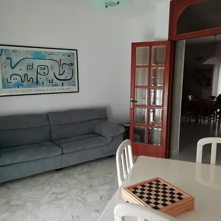 Incantevole Quadrilocale Tra Il Mare E Il Centro. Daire Bisceglie